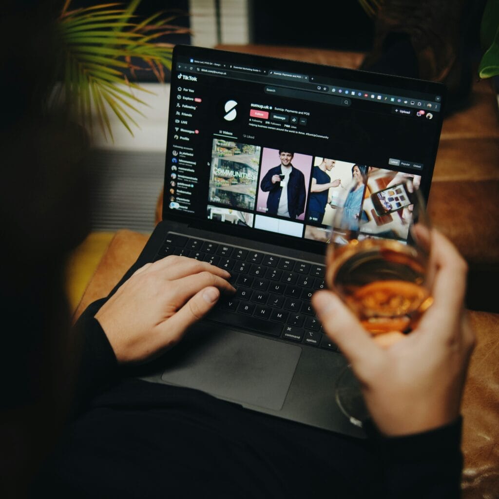 Complete buying laptop guide with key features to consider